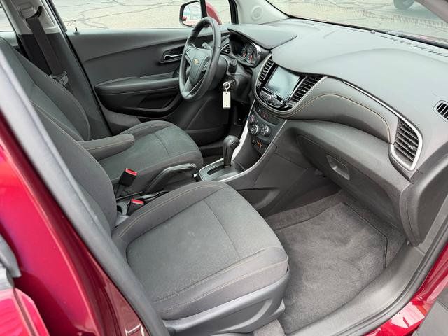 Used 2017 Chevrolet Trax LS FWD image 12