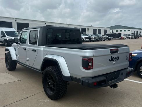 Used 2024 Jeep Gladiator Sport AWD/4WD image 14
