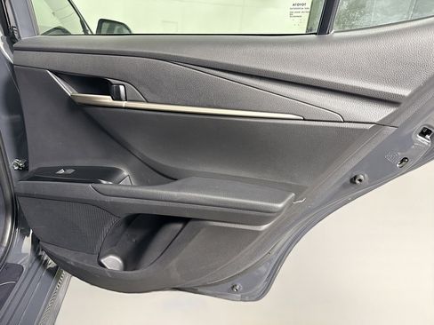 Used 2025 Toyota Camry SE w/ Convenience Package image 28