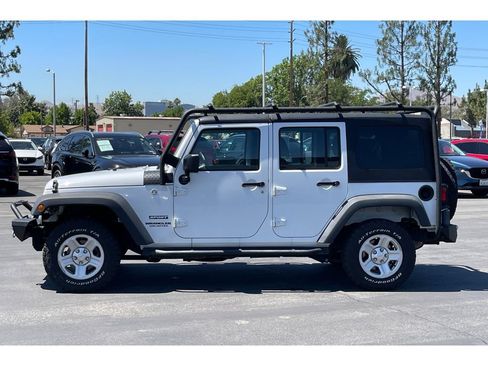 Used 2016 Jeep Wrangler Unlimited Sport AWD/4WD image 3