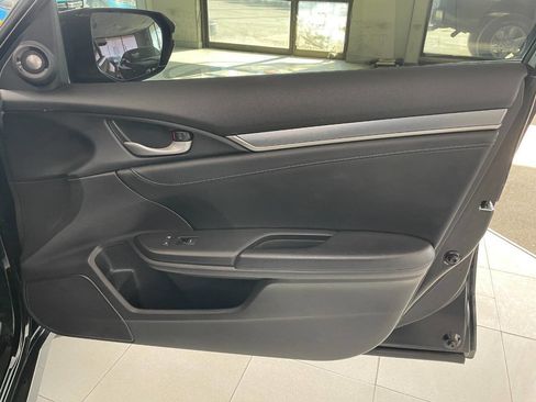 Used 2017 Honda Civic Touring image 28