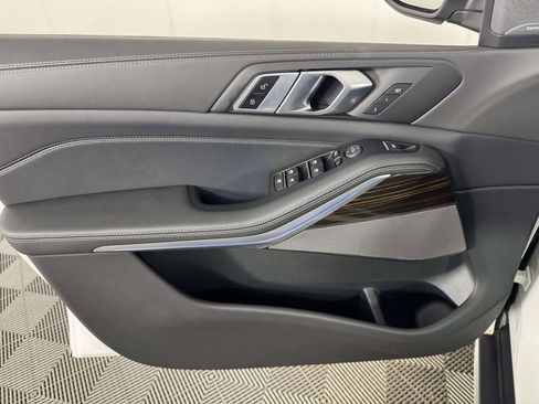 Used 2026 BMW X5 xDrive40i w/ Premium Package image 17