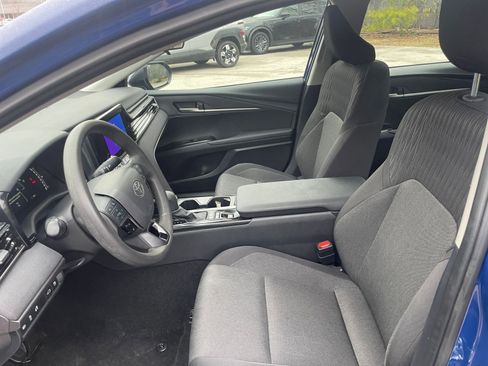 Used 2025 Toyota Camry LE image 24