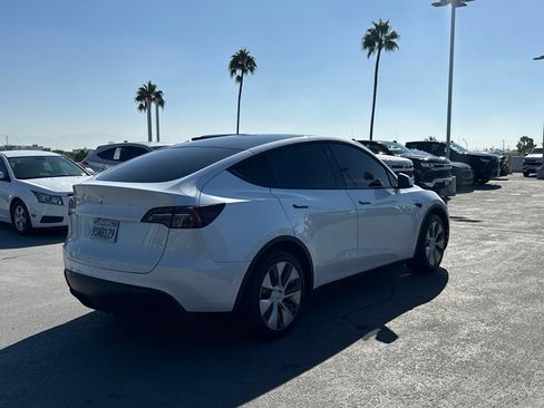 Used 2021 Tesla Model Y Long Range AWD/4WD image 5