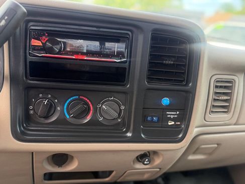Used 2006 GMC Sierra 2500 W/T RWD image 87