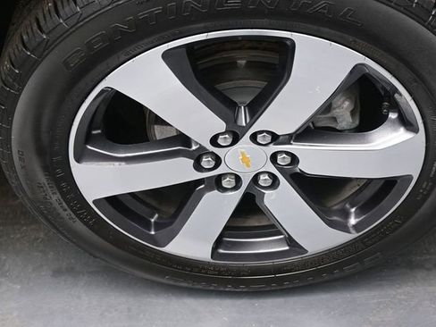 Used 2023 Chevrolet Traverse LT w/ LT Premium Package image 30