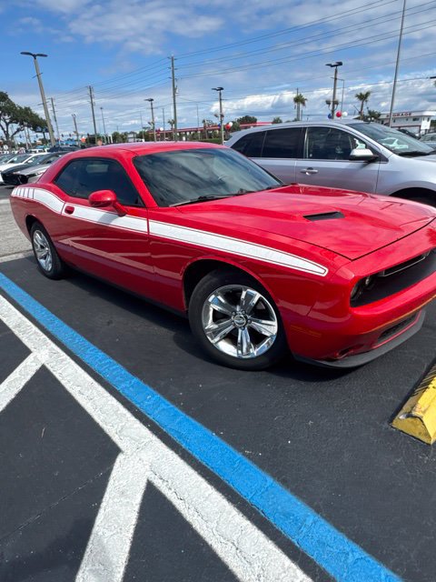 Used 2016 Dodge Challenger SXT RWD image 4