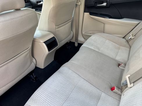 Used 2014 Toyota Camry LE FWD image 26