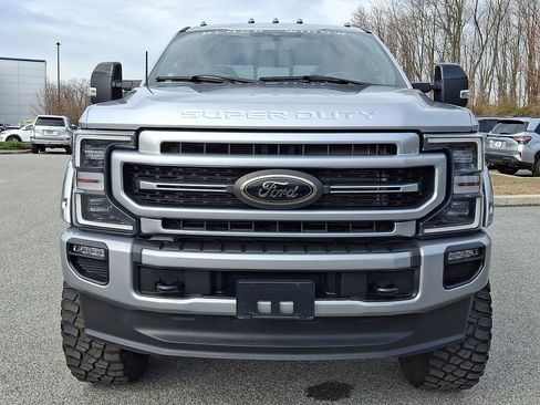 Used 2022 Ford F250 Lariat w/ Black Appearance Package image 2