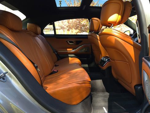 Used 2023 Mercedes-Benz S 500 4MATIC w/ AMG Line image 17