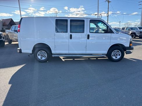 Used 2022 GMC Savana 2500 w/ Driver Convenience Package image 6