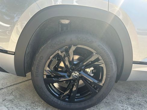 New 2026 Volkswagen Atlas Cross Sport SEL R-Line image 22