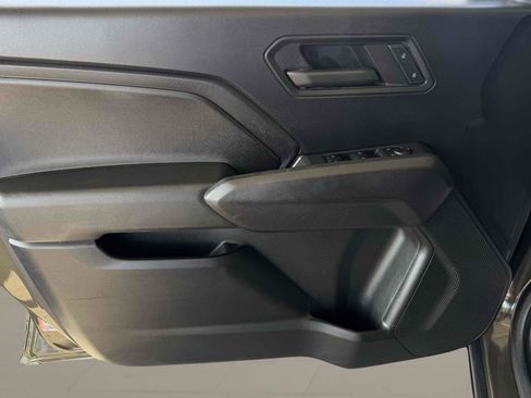 Used 2023 Chevrolet Colorado W/T RWD image 5