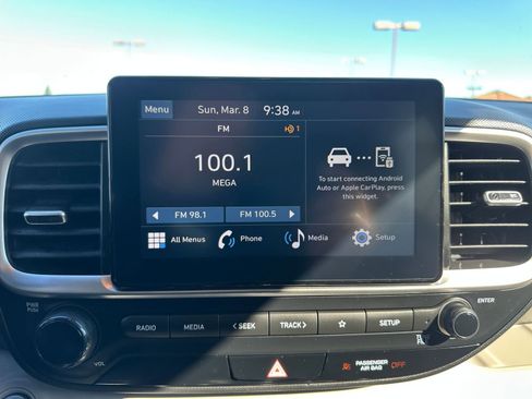 Used 2025 Hyundai Venue SEL image 20