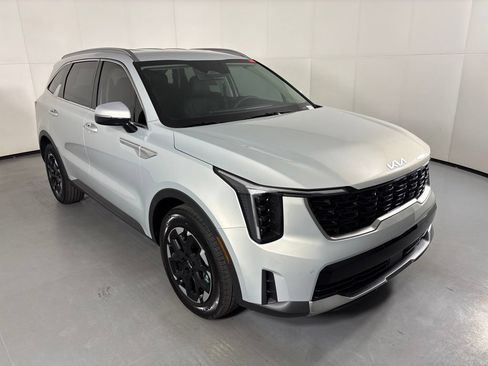 New 2026 Kia Sorento S FWD image 2