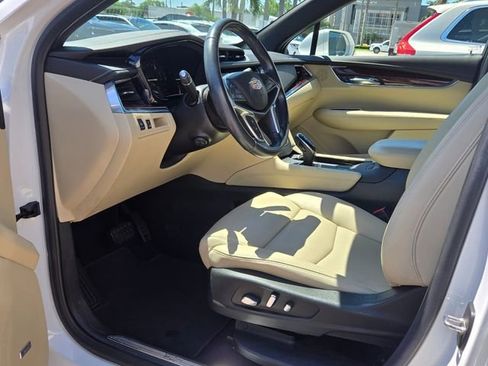 Used 2019 Cadillac XT5 Luxury FWD image 14