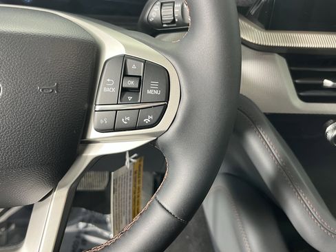 New 2026 Ford Explorer Active AWD/4WD image 19