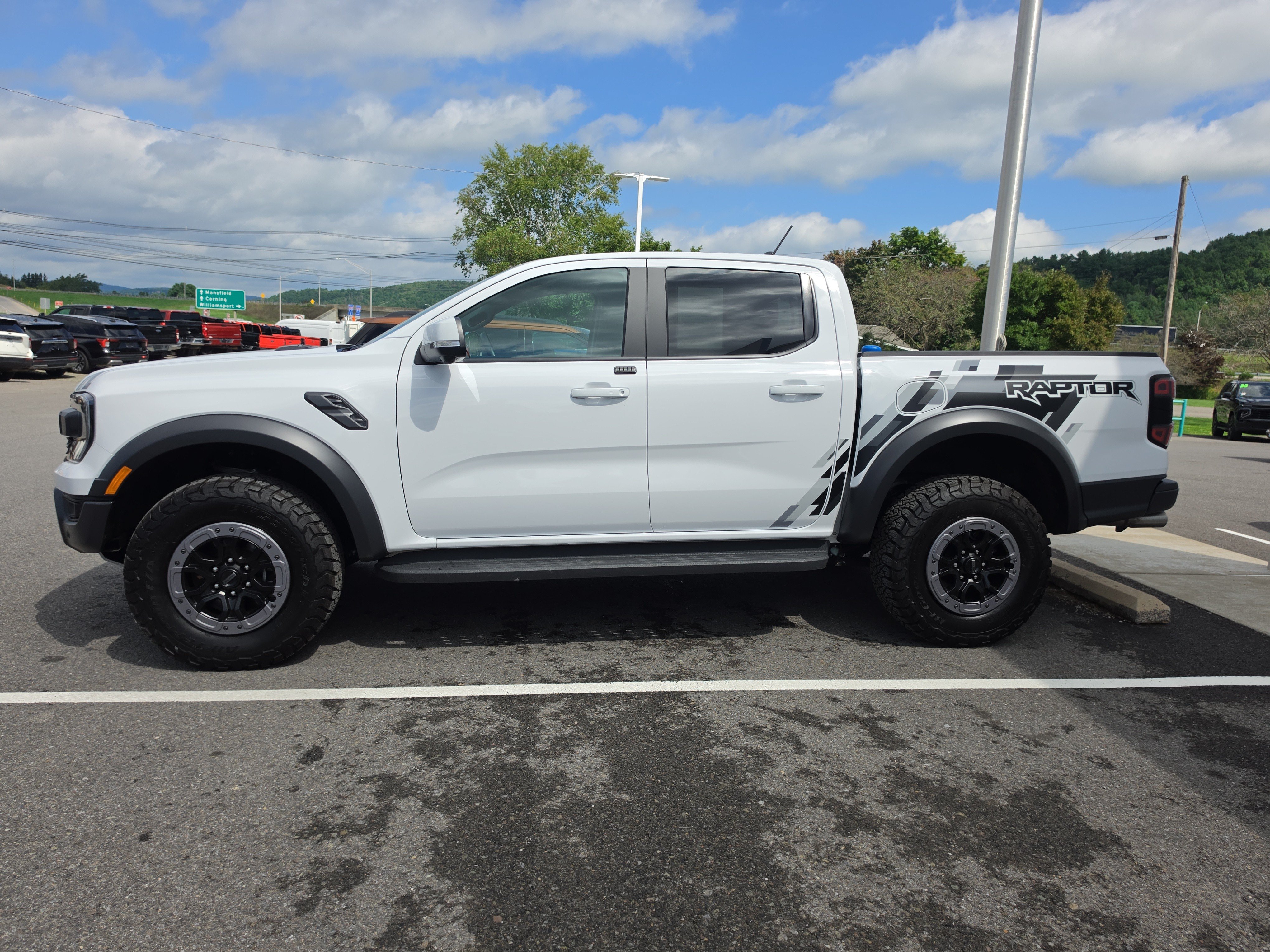 Used 2025 Ford Ranger Raptor AWD/4WD image 7