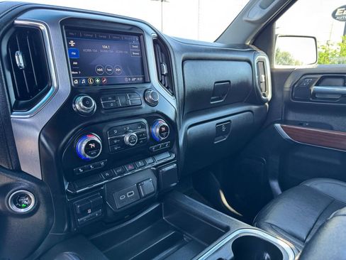 Used 2021 GMC Sierra 1500 SLT w/ SLT Convenience Package AWD/4WD image 22