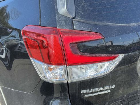 Used 2021 Subaru Forester Premium image 8