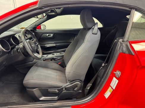 Used 2018 Ford Mustang Convertible image 12