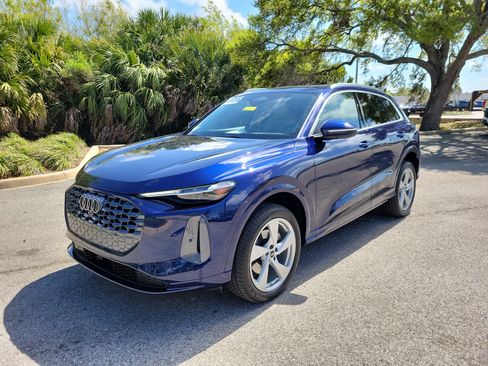 Used 2025 Audi Q5 Premium Plus w/ Premium Plus image 8