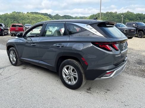 Used 2025 Hyundai Tucson SE AWD/4WD image 3