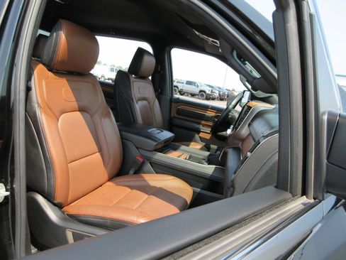 Used 2024 RAM 1500 Limited AWD/4WD image 24