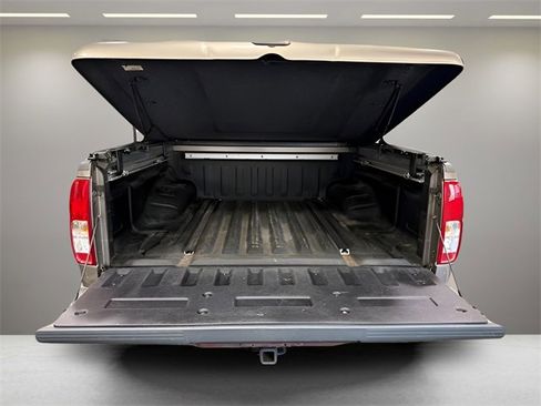 Used 2005 Nissan Frontier LE w/ (H03) Rockford Fosgate Pkg image 32