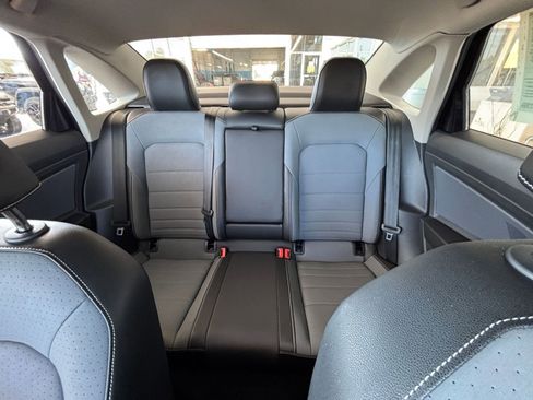 Used 2025 Volkswagen Jetta SE image 42