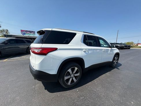 Used 2018 Chevrolet Traverse LT image 3