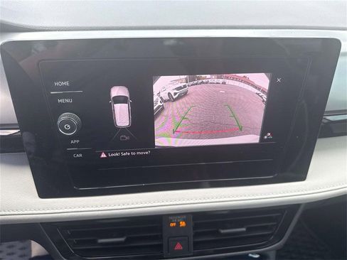 New 2026 Volkswagen Atlas SE FWD image 21