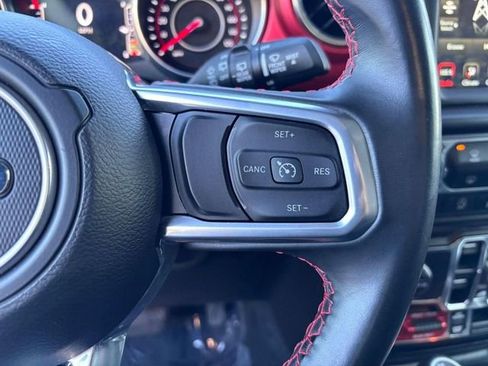 Used 2022 Jeep Wrangler Unlimited Rubicon w/ LED Lighting Group AWD/4WD image 18