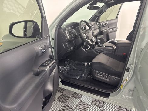 Used 2023 Toyota Tacoma TRD Off-Road image 15