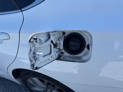 Used 2015 Toyota Camry SE image 11