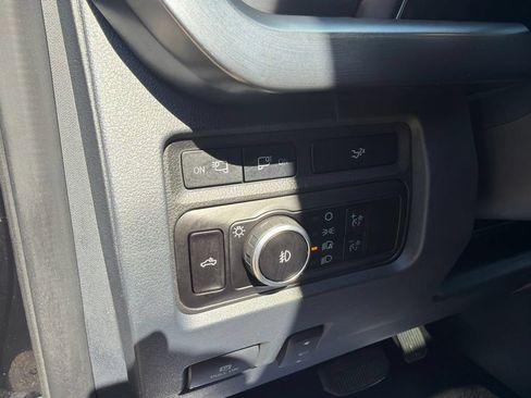 Used 2023 Ford F250 Lariat w/ Black Appearance Package AWD/4WD image 15