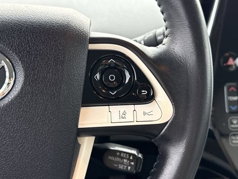 Used 2018 Toyota Prius Four Touring w/ Premium Convenience Package FWD image 33