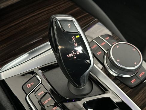 Used 2020 BMW 530e w/ Convenience Package RWD image 20