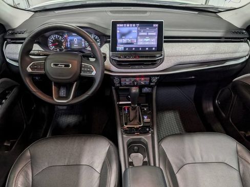 Used 2022 Jeep Compass Latitude w/ Sun and Sound Group AWD/4WD image 11