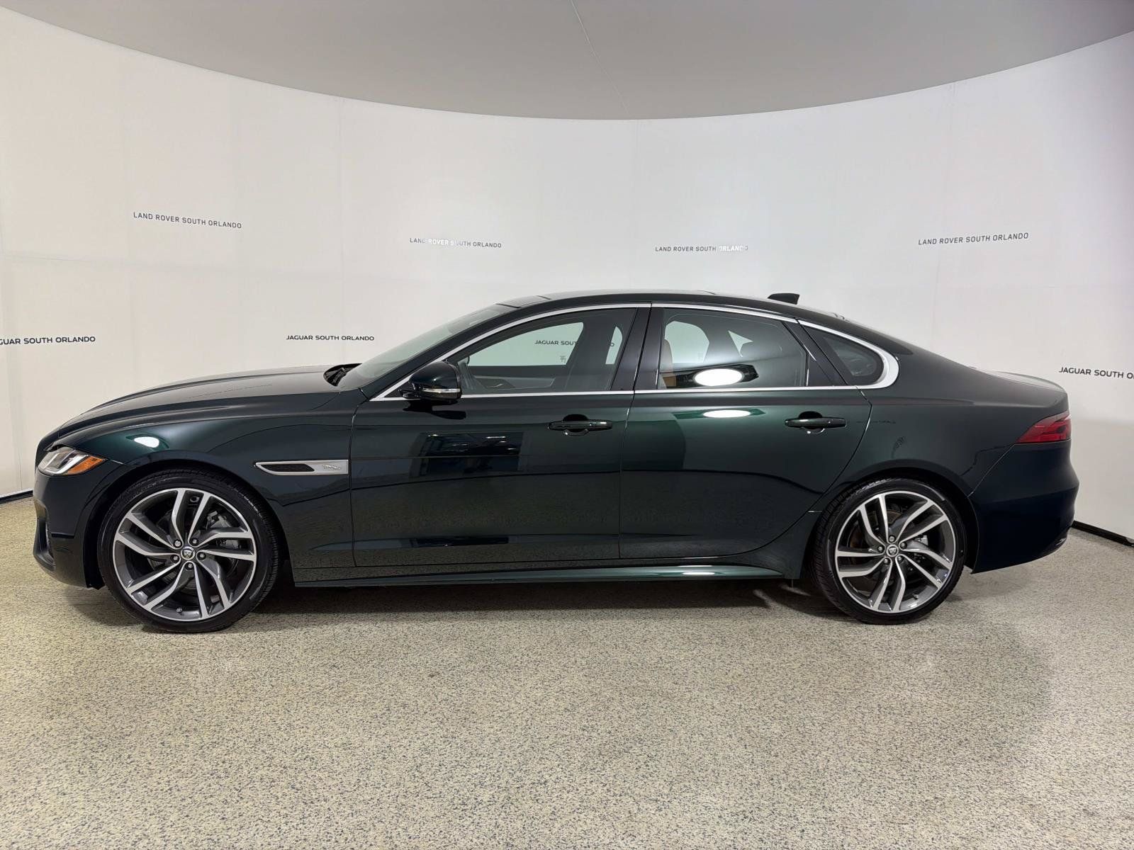 Certified 2024 Jaguar XF R-Dynamic SE AWD/4WD image 2