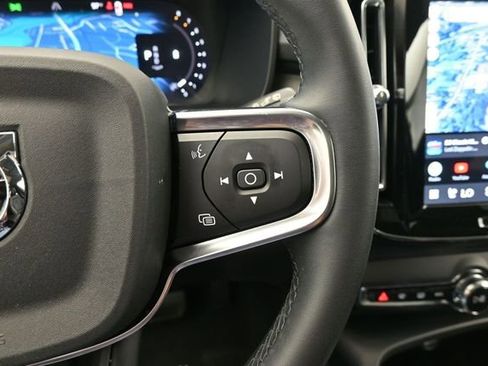 Used 2023 Volvo XC40 B4 Plus w/ Driver Assist Package FWD image 24