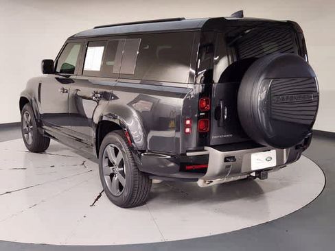 Used 2025 Land Rover Defender 130 X-Dynamic SE AWD/4WD image 8