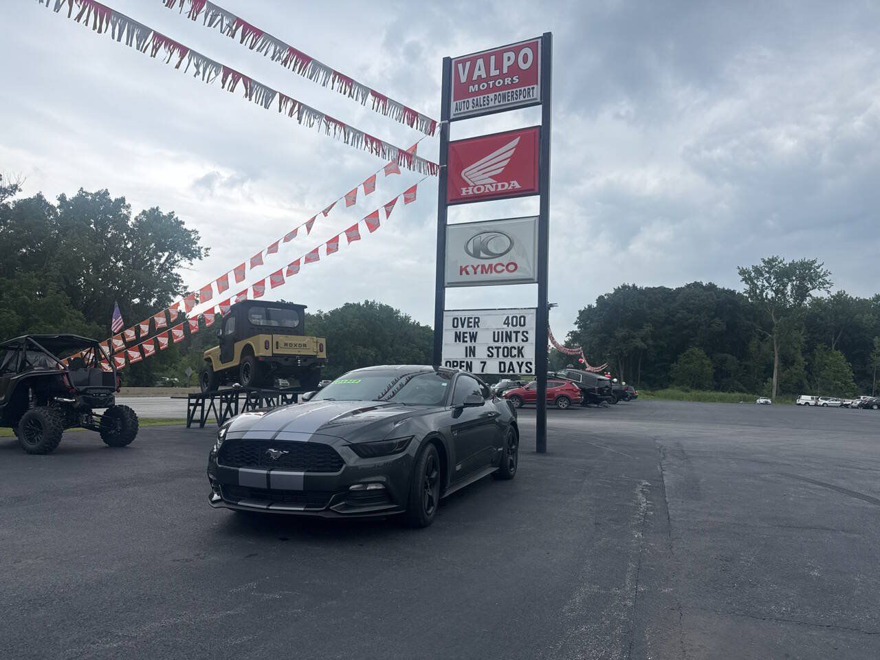 Used 2016 Ford Mustang Coupe RWD image 1