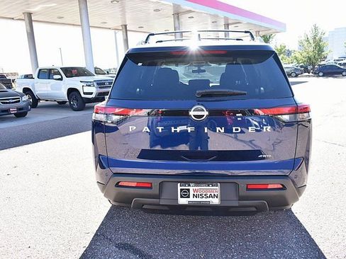 New 2025 Nissan Pathfinder SV image 5