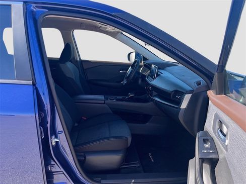 Used 2023 Nissan Rogue SV image 27