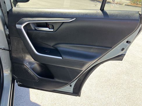 Used 2022 Toyota RAV4 XLE w/ Convenience Package image 29