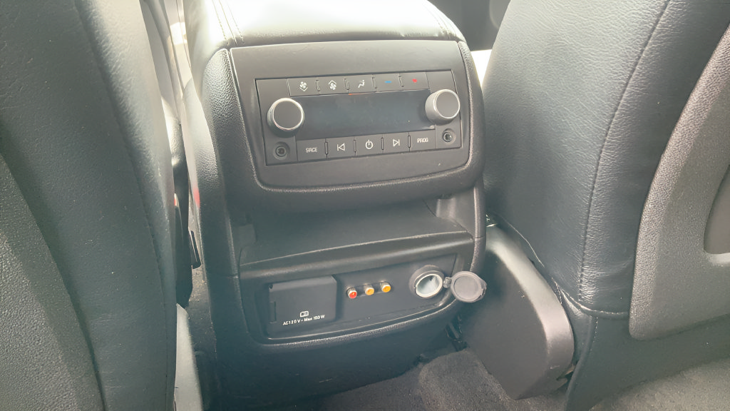 Used 2011 Chevrolet Traverse LT w/ Personal Connectivity Package FWD image 10