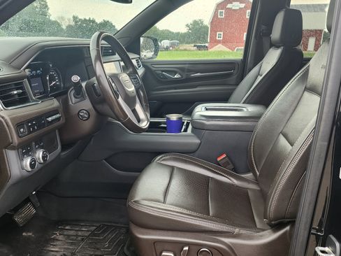 Used 2021 GMC Yukon XL Denali AWD/4WD image 8