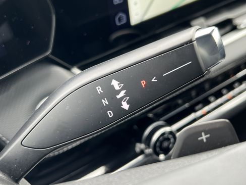 Used 2025 Chevrolet Equinox LT image 31