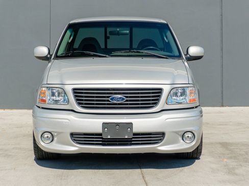 Used 2004 Ford F150 Lightning RWD image 4